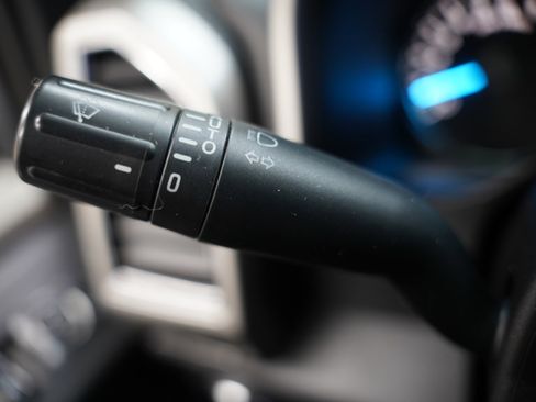 Used 2017 Ford F150 Lariat w/ Equipment Group 502A Luxury image 14