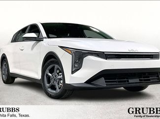 New 2025 Kia K4 LXS video 1