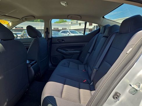Used 2024 Nissan Altima 2.5 SV FWD image 13