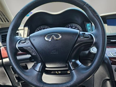Used 2018 INFINITI Q70 Luxe RWD image 24