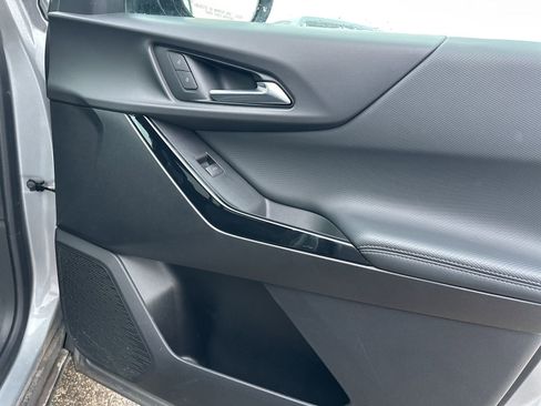 Used 2025 Chevrolet Equinox LT w/ Convenience Package II image 23