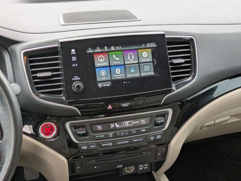 Used 2022 Honda Pilot Touring image 17