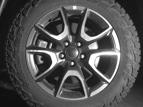 Used 2025 Jeep Compass Trailhawk AWD/4WD image 12