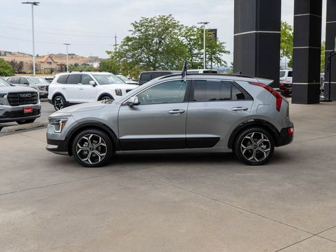 Certified 2024 Kia Niro EX Touring FWD image 4