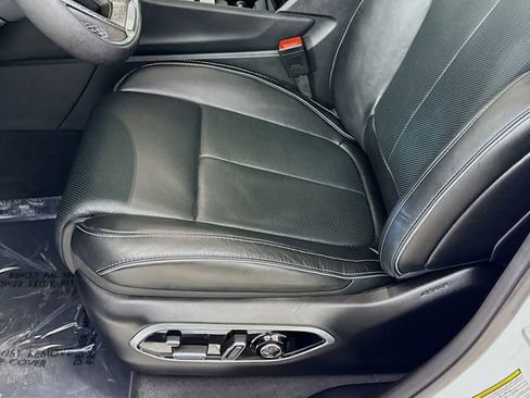 Used 2024 Jeep Grand Cherokee Overland w/ Luxury Tech Group IV image 20