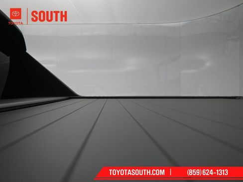 Used 2025 Hyundai Santa Cruz Limited AWD/4WD image 9