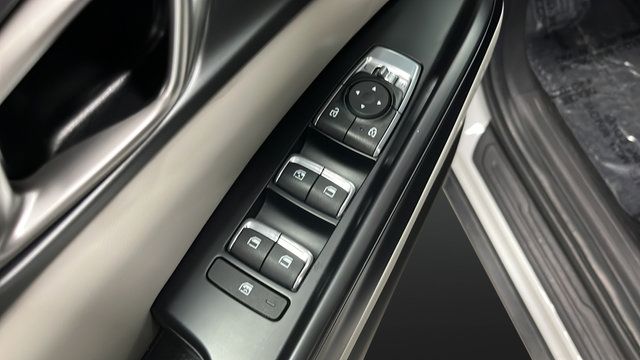 Used 2024 Kia Carnival LX FWD image 21