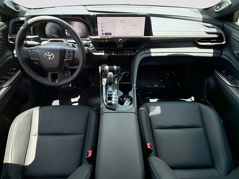 Used 2025 Toyota Crown Signia w/ Advanced Technology Package AWD/4WD image 15
