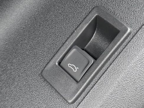 Used 2025 Audi Q5 Premium Plus image 15