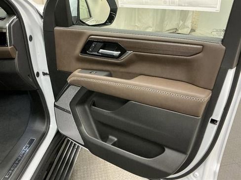 New 2026 GMC Yukon Denali Ultimate w/ LPO, Floor Liner Package AWD/4WD image 42
