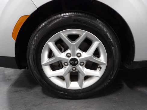 Used 2021 Kia Soul S FWD image 19