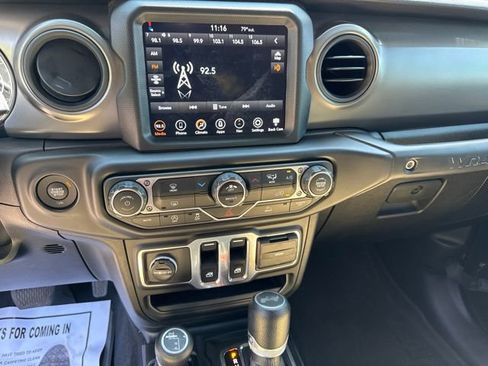 Used 2023 Jeep Wrangler Sport AWD/4WD image 18