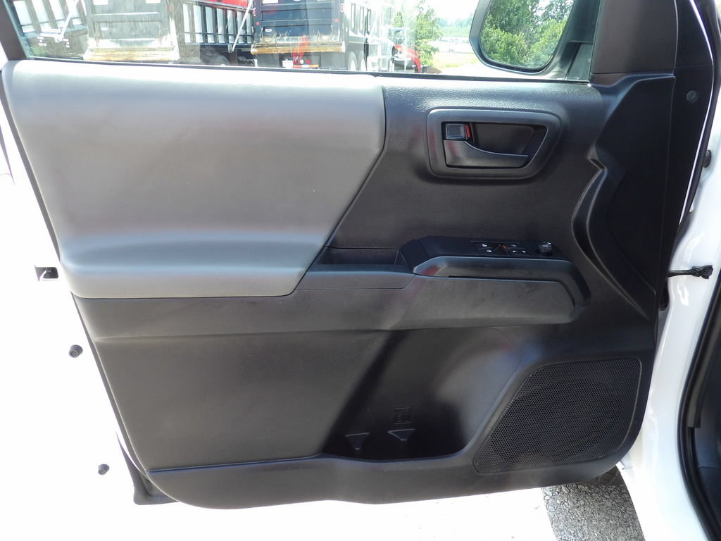 Used 2020 Toyota Tacoma SR RWD image 14