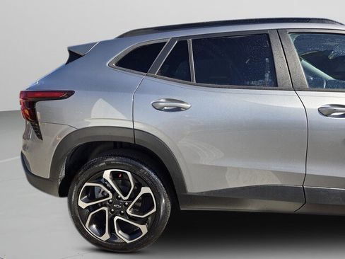 Used 2024 Chevrolet Trax RS w/ Driver Confidence Package image 27