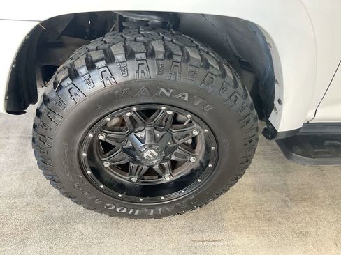 Used 2019 Toyota 4Runner SR5 image 10