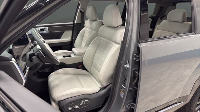 Used 2024 Hyundai Santa Fe Calligraphy AWD/4WD image 9