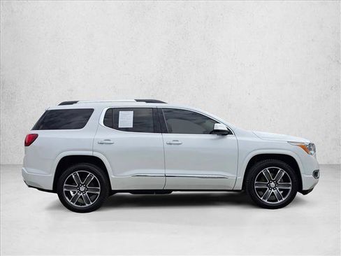 Used 2017 GMC Acadia Denali w/ Technology Package AWD/4WD image 6