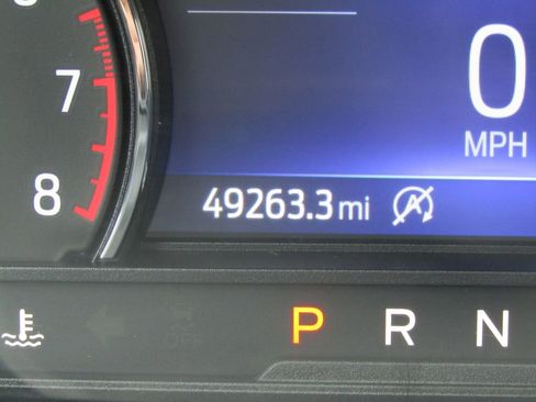 Used 2024 Ford Explorer XLT w/ Equipment Group 202A image 26