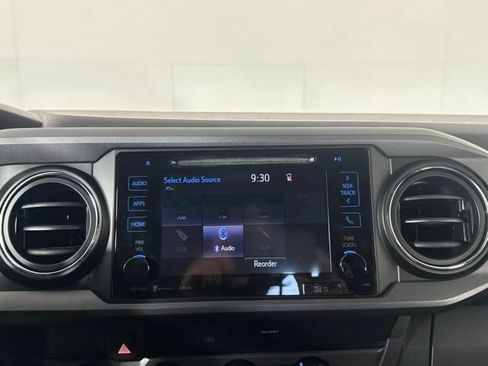 Used 2019 Toyota Tacoma TRD Off-Road AWD/4WD image 14