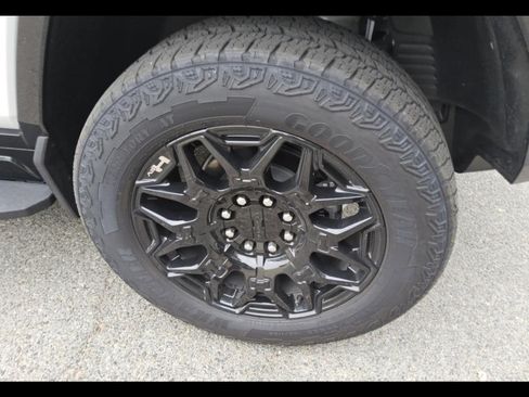Used 2025 GMC Hummer EV 2X AWD/4WD image 10