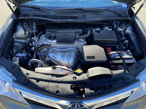 Used 2014 Toyota Camry L image 23