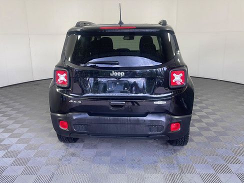 Used 2023 Jeep Renegade Latitude w/ Premium Group AWD/4WD image 11