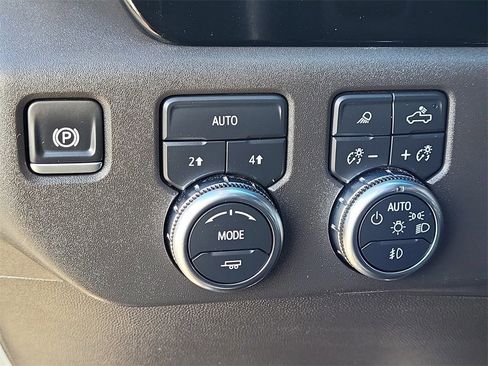 Certified 2024 GMC Sierra 1500 SLT image 27