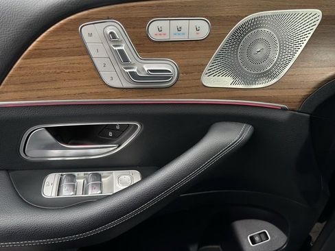 Used 2024 Mercedes-Benz GLS 450 4MATIC image 16