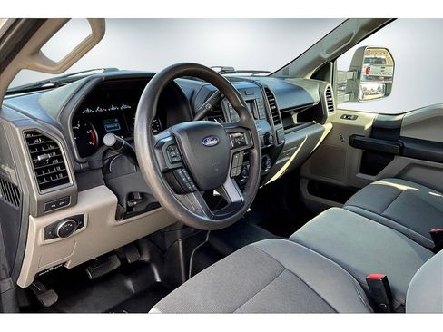 Used 2022 Ford F350 XL w/ Power Equipment Group image 17