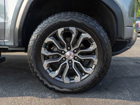 Used 2025 GMC Canyon Denali AWD/4WD image 10