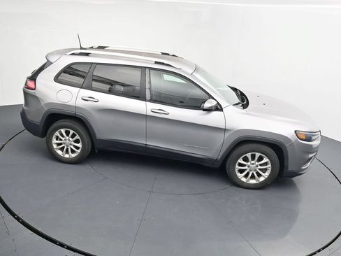 Used 2020 Jeep Cherokee Latitude FWD image 17