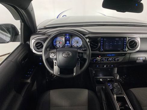 Certified 2023 Toyota Tacoma TRD Off-Road AWD/4WD image 17