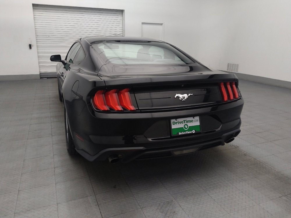 Used 2018 Ford Mustang Coupe RWD image 6