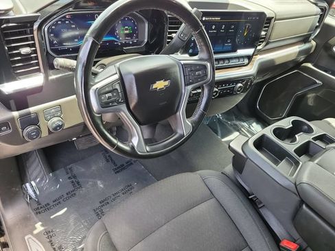 Used 2025 Chevrolet Silverado 1500 LT RWD image 18