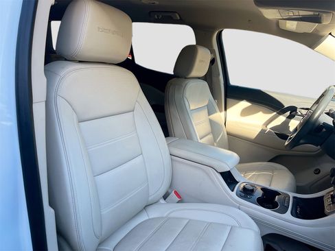 Used 2023 GMC Acadia Denali image 30