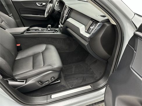 Certified 2025 Volvo XC60 B5 Plus image 25
