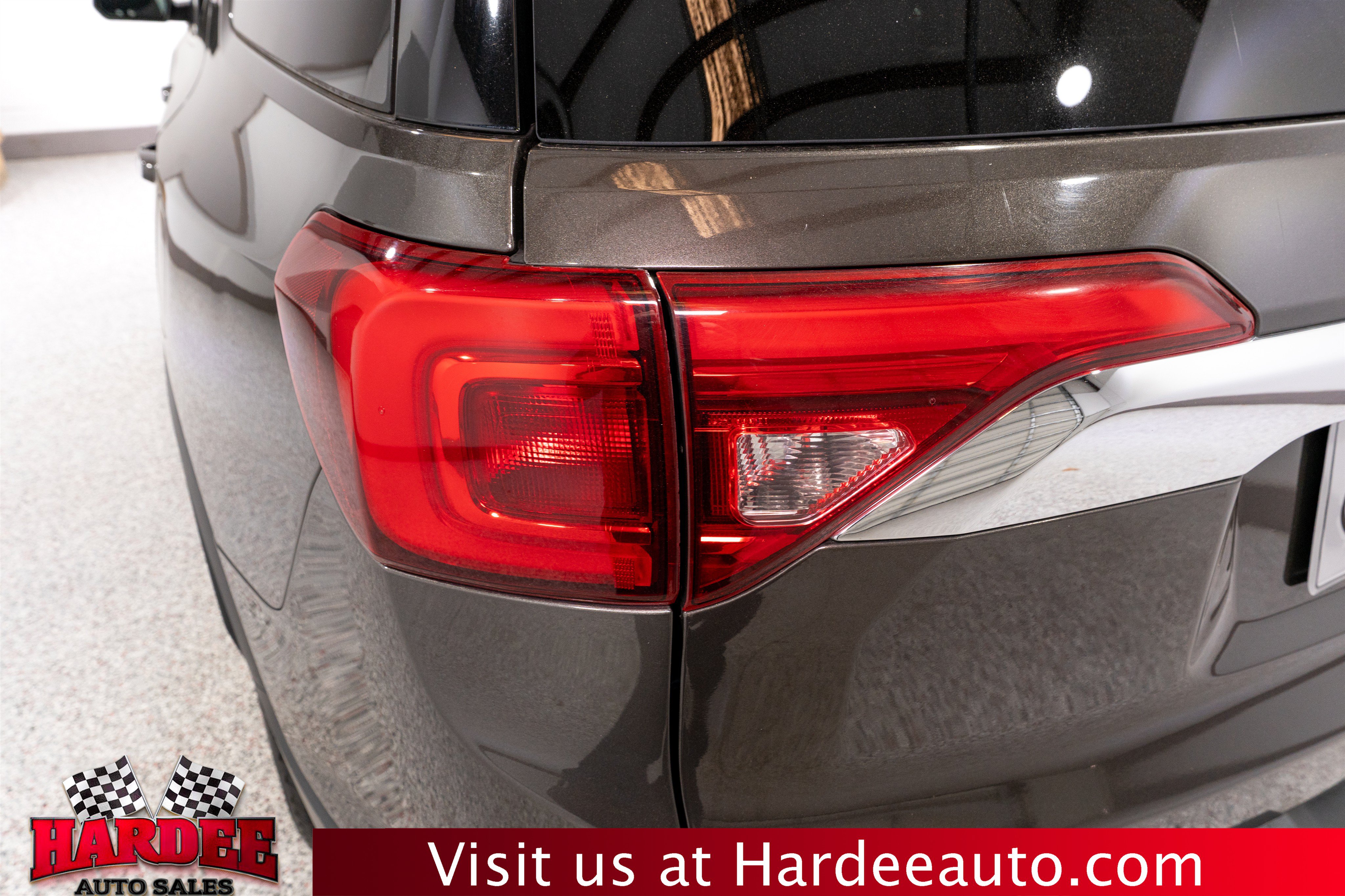 Used 2019 GMC Acadia SLT FWD image 9
