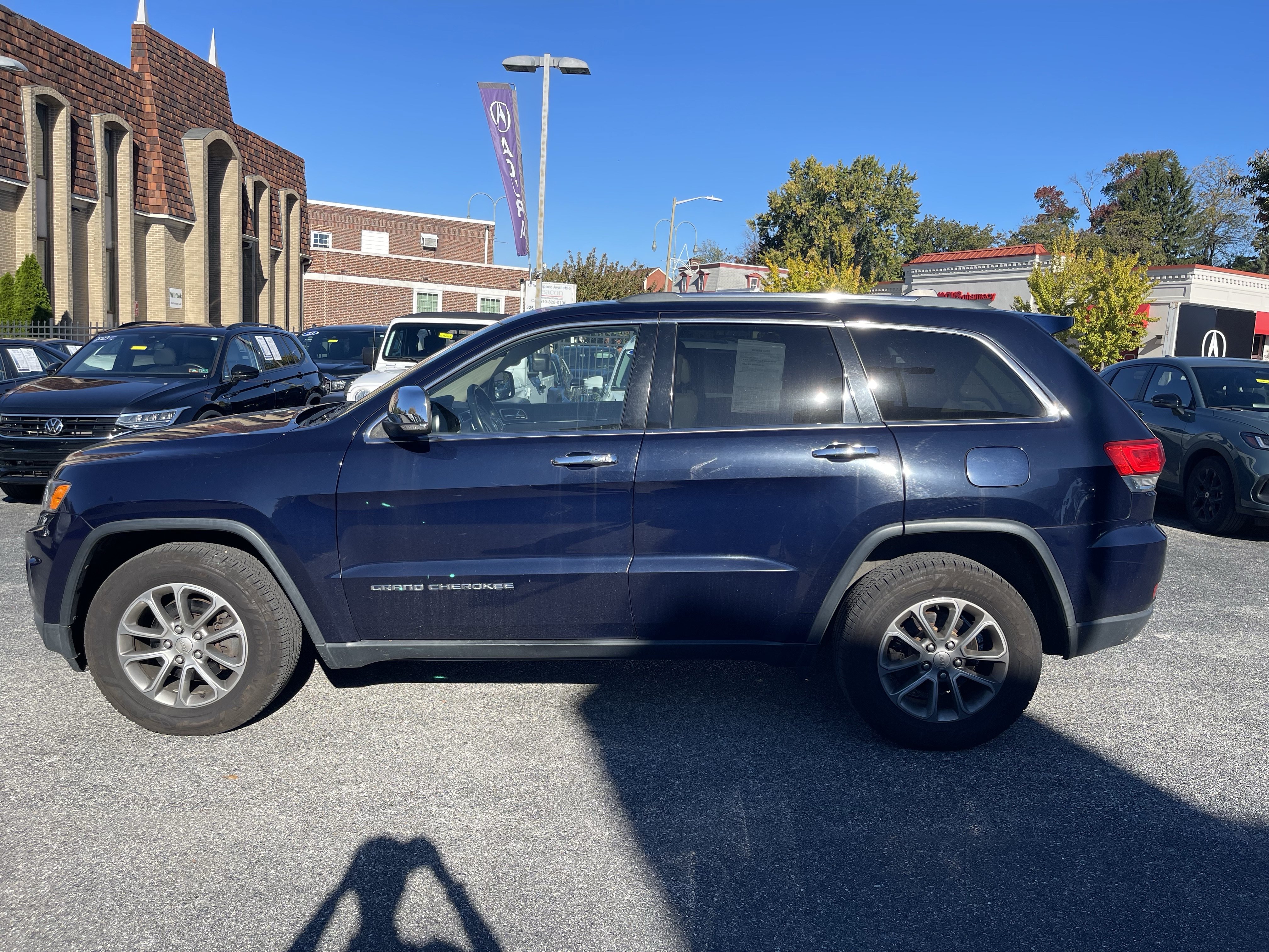 Used 2015 Jeep Grand Cherokee Limited AWD/4WD image 4