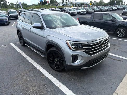 Used 2024 Volkswagen Atlas SE FWD image 6