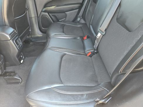Used 2017 Jeep Compass Latitude w/ Popular Equipment Group FWD image 19