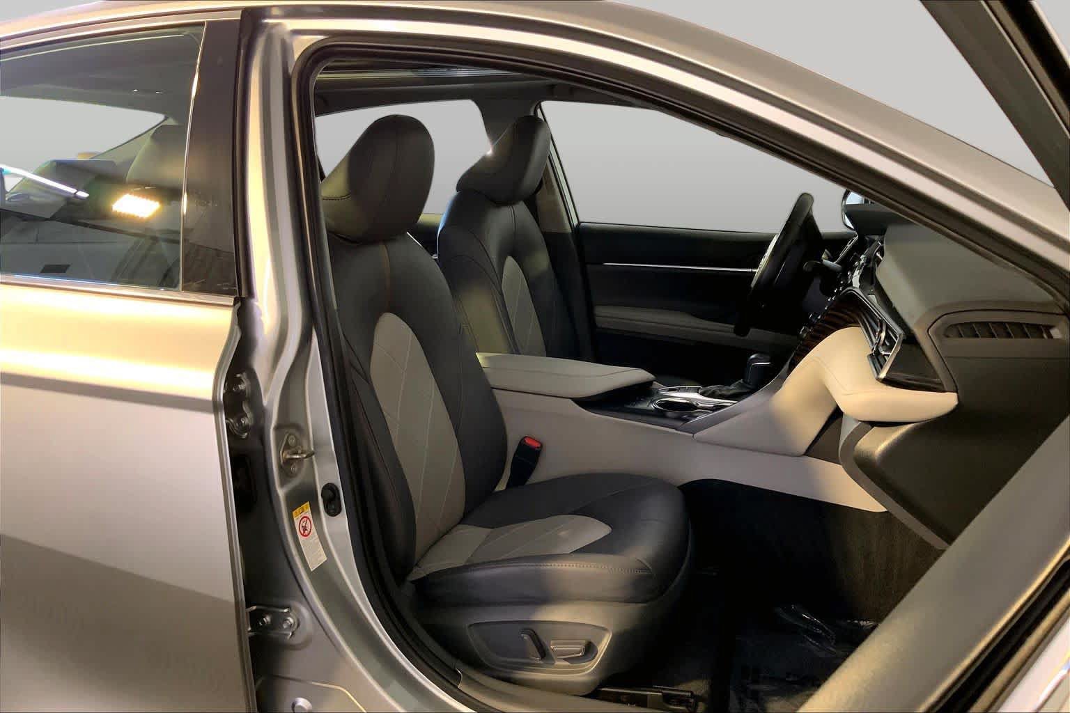 Used 2019 Toyota Camry XLE w/ Driver Assist Package FWD image 8