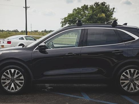 Used 2020 Ford Escape Titanium AWD/4WD image 7