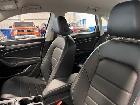 Used 2024 Volkswagen Jetta SE FWD image 23