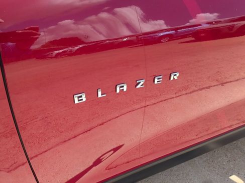 Used 2019 Chevrolet Blazer LT FWD image 39