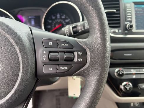 Used 2021 Kia Sedona LX FWD image 27