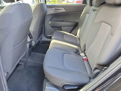 Used 2023 Kia Sportage LX FWD image 11