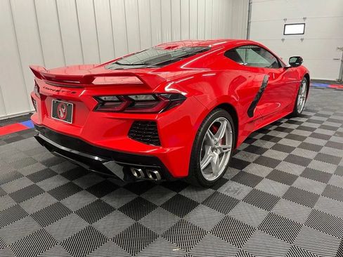 Used 2021 Chevrolet Corvette Stingray Preferred Cpe w/ Z51 Performance Package RWD image 2