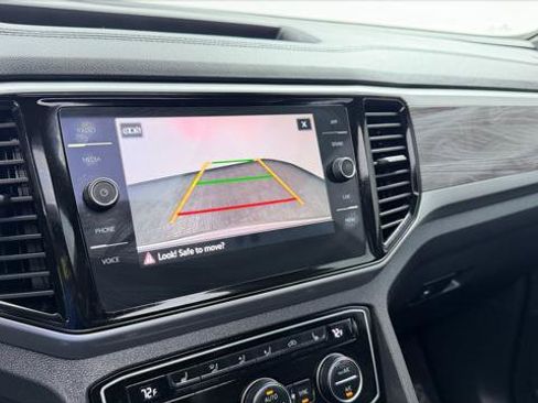 Used 2023 Volkswagen Atlas Cross Sport SE w/ Panoramic Sunroof Package FWD image 33