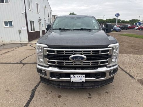 Used 2023 Ford F250 XLT AWD/4WD image 2
