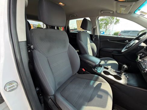 Used 2017 Kia Sorento AWD image 33